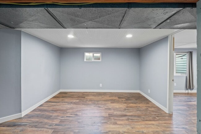 Building Photo - 3104 E 35th Ave