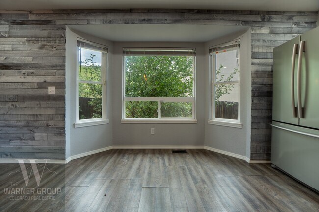 Building Photo - 7645 Hollandale Dr
