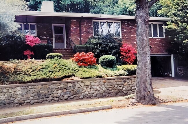 Building Photo - 111 South St