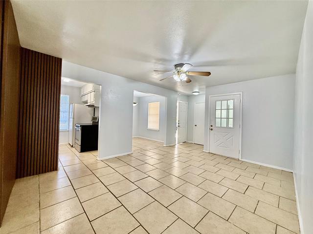 Building Photo - 2112 Tanglewood St