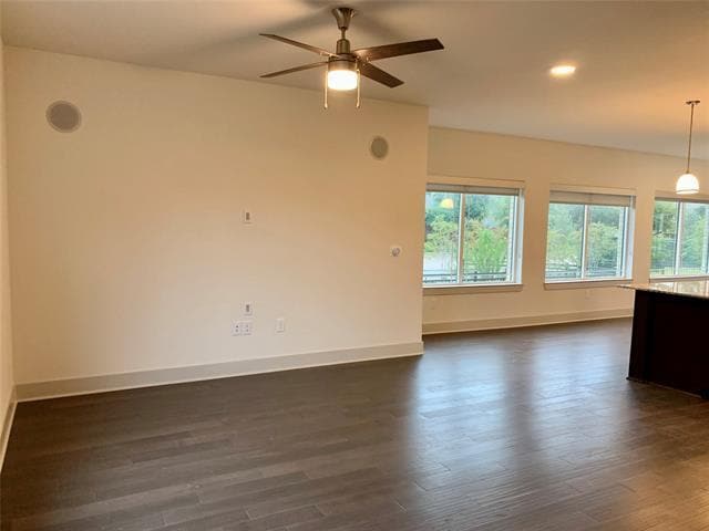 Building Photo - 5631 Belmont Ave