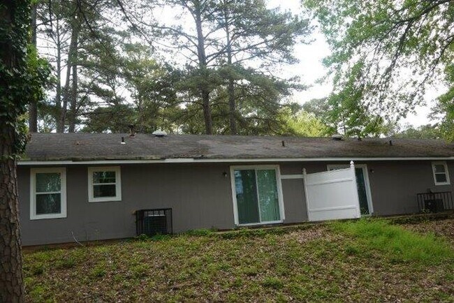 Building Photo - 8297 Glenwoods Terrace