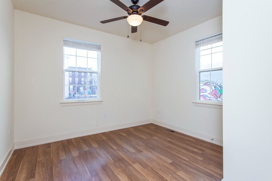 Building Photo - 697 W Berks St