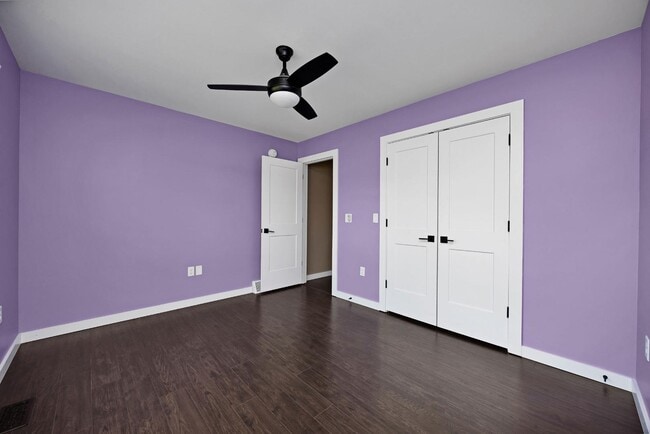 Building Photo - 369 Meadowview Dr