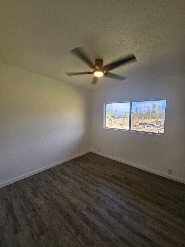 Building Photo - Beautiful 3 bedroom home NEWLY RENOVATED!