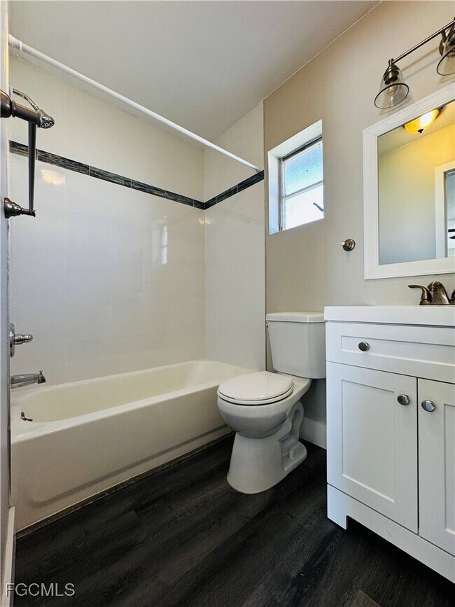 Building Photo - 4107 SE 18th Pl