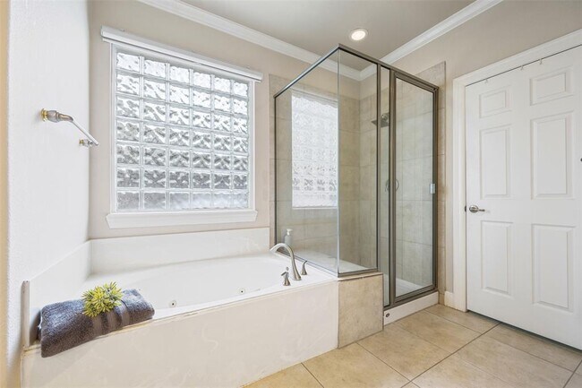 Building Photo - 15502 Stallion Point Cir