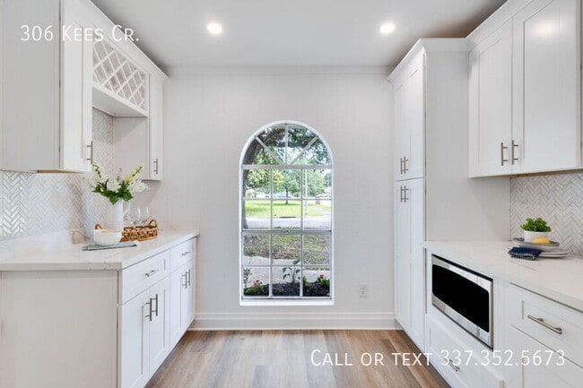 Building Photo - 306 Kees Cir