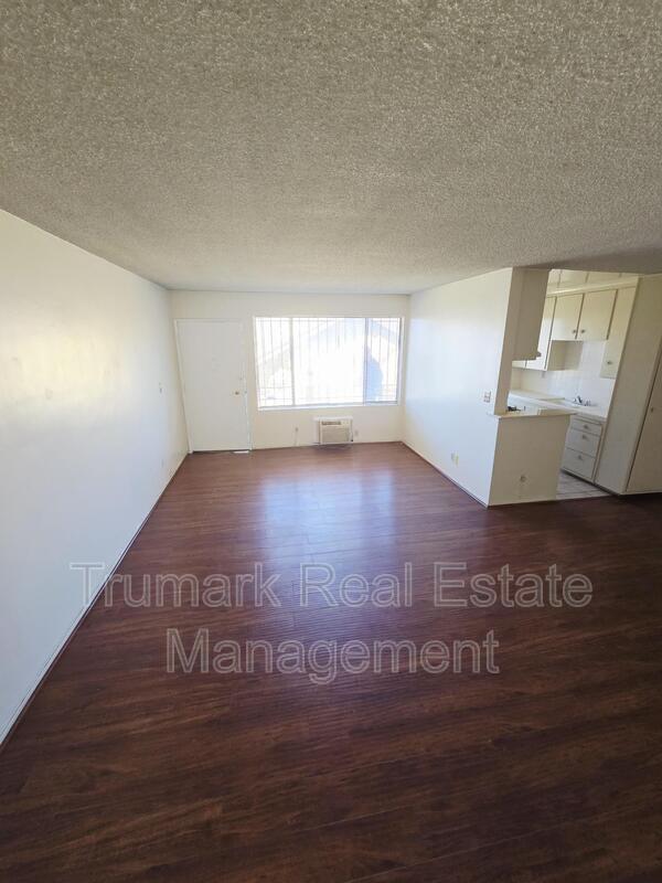 Building Photo - 4619 Lexington Ave