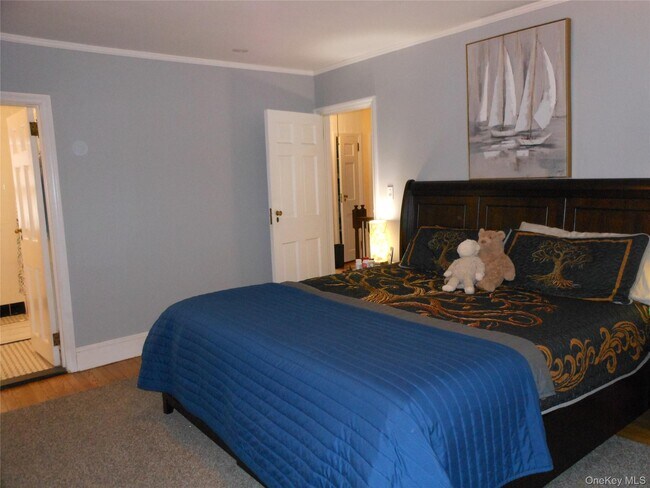 Building Photo - 47 Monroe St