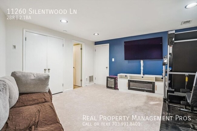Building Photo - 11260 Silentwood Ln