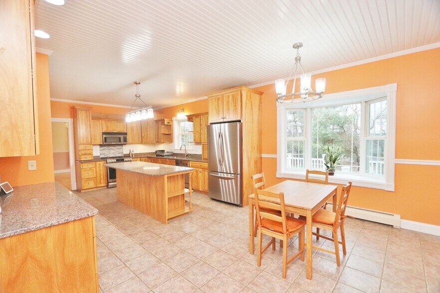 Building Photo - 21 Longmeadow Dr