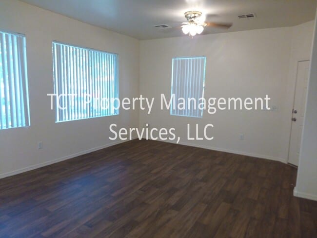 Building Photo - Beautiful Home in the Gardens