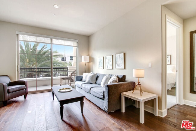 Building Photo - 589 Americana Way