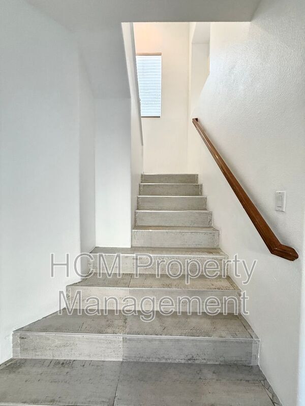 Building Photo - 28 Lansdale Ct