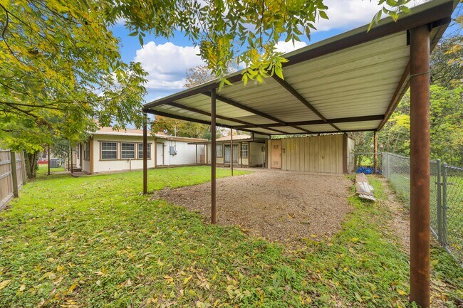 Building Photo - 513 N 34th St