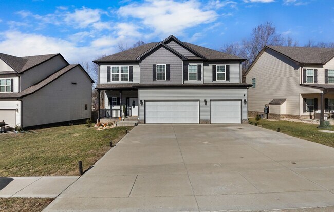 Building Photo - Stunning 4-Bedroom Home for Rent in Hampton Hills!