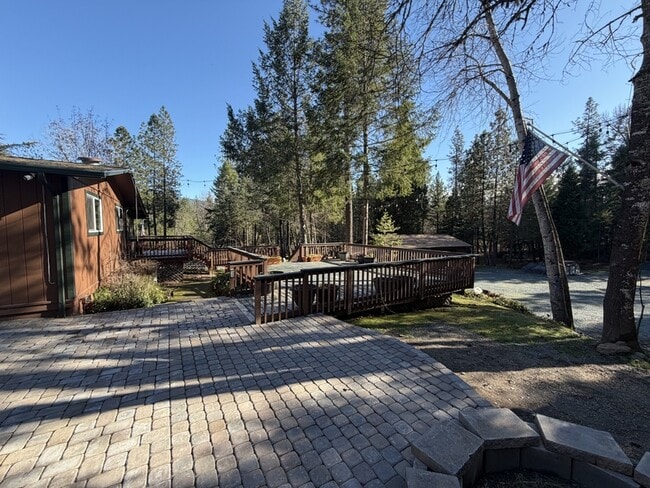 Building Photo - 7429 W Evans Creek Rd