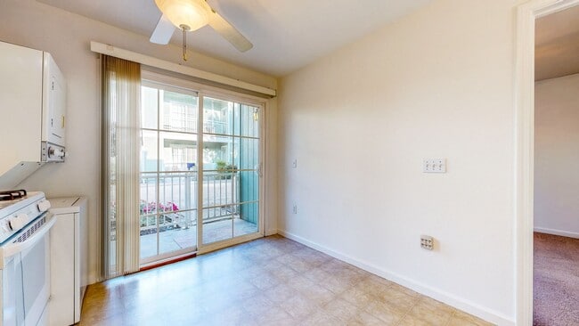 Building Photo - Bright first floor 2 bedroom with washer &...