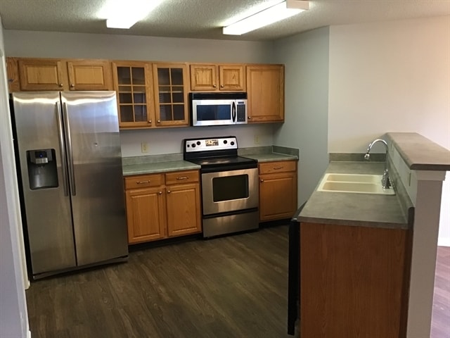 Building Photo - 647 Hickory Pine Dr