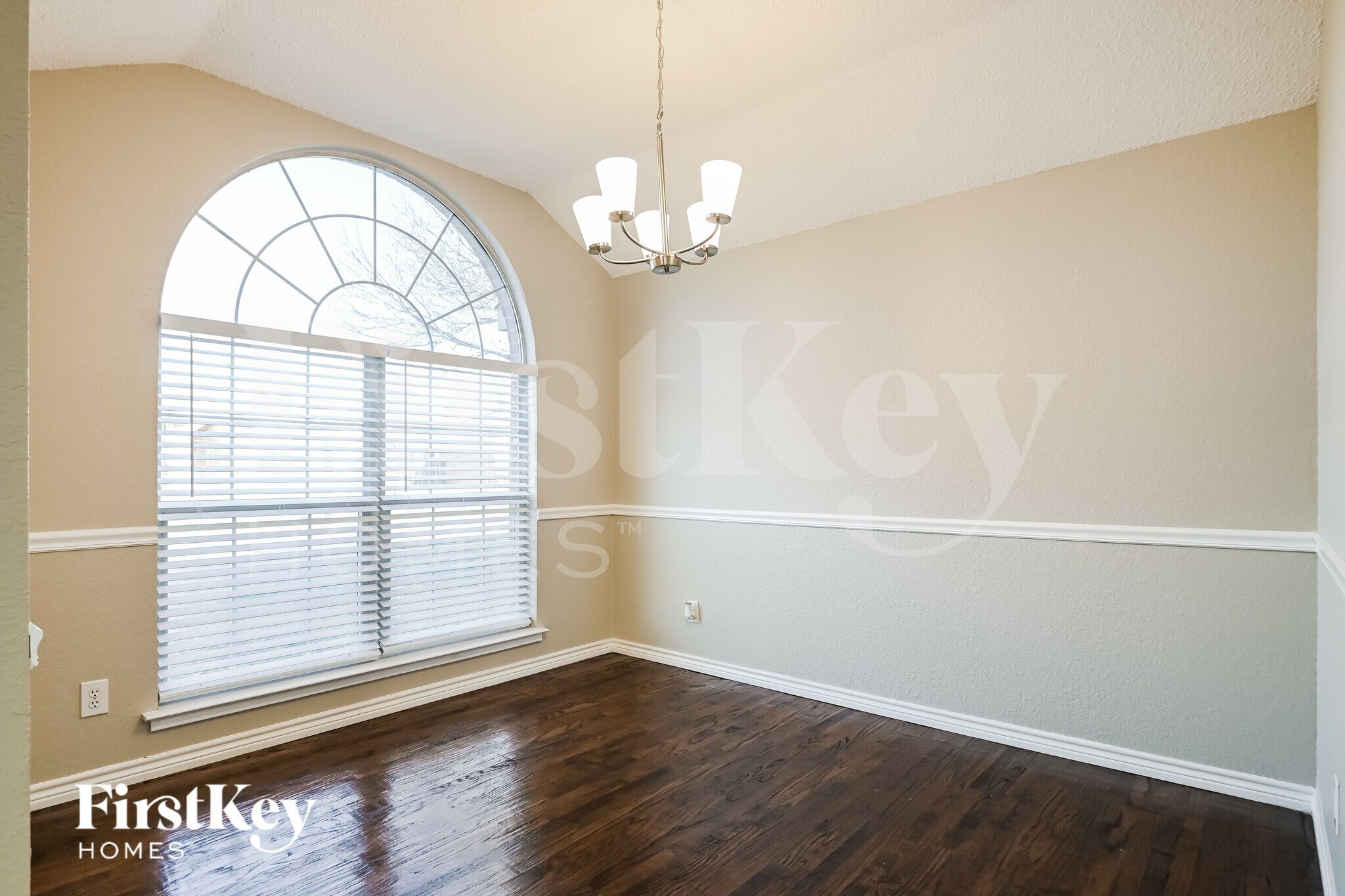 Building Photo - 2620 Buck Dr