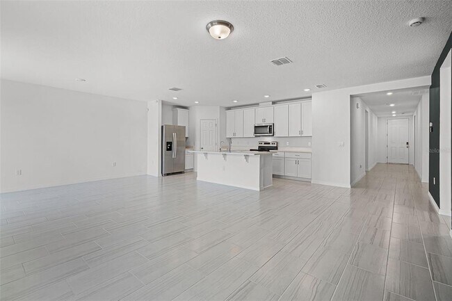 Building Photo - 4751 Bernard Blvd