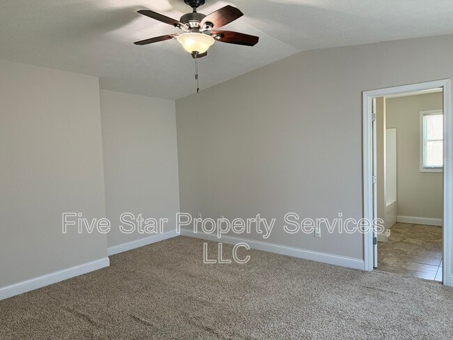 Building Photo - 1218 Hawthorn Ct