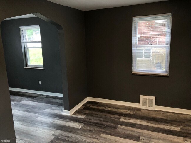 Building Photo - 2 br, 1 bath Townhome - 410 Hulton Rd