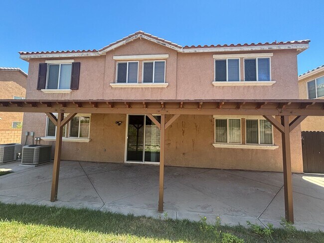 Building Photo - 44321 Sunmist Ct