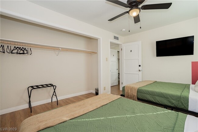 Building Photo - 2205 Santa Paula Dr