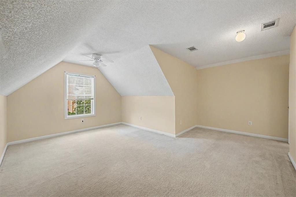 Building Photo - 2025 Baramore Oaks Dr