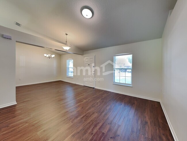 Building Photo - 1812 Roper Rd