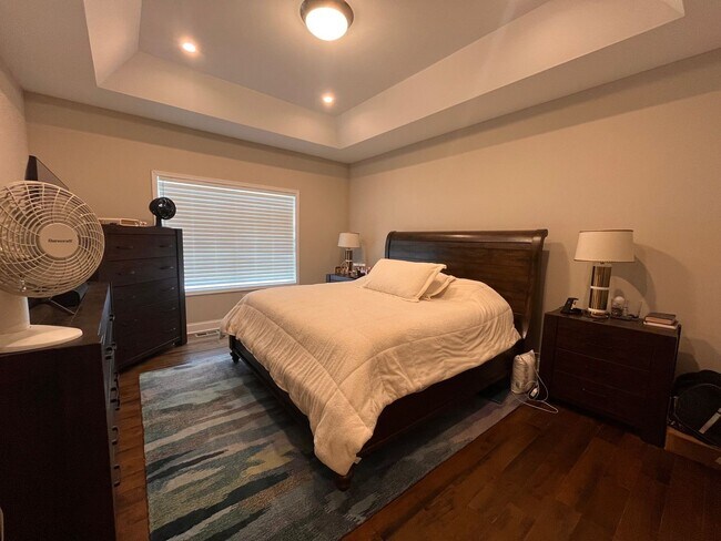 Building Photo - 4 Bedroom, 3.5 Bathroom Townhouse