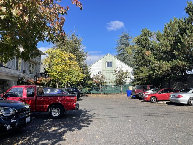 Building Photo - Pine Point Apartments