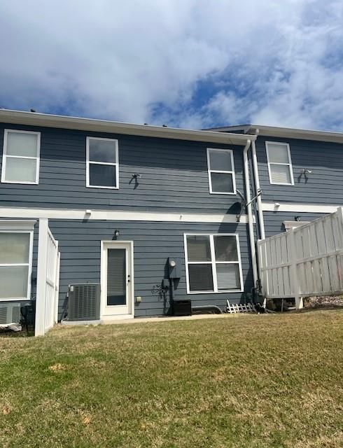 Building Photo - 6283 Shoreview Cir