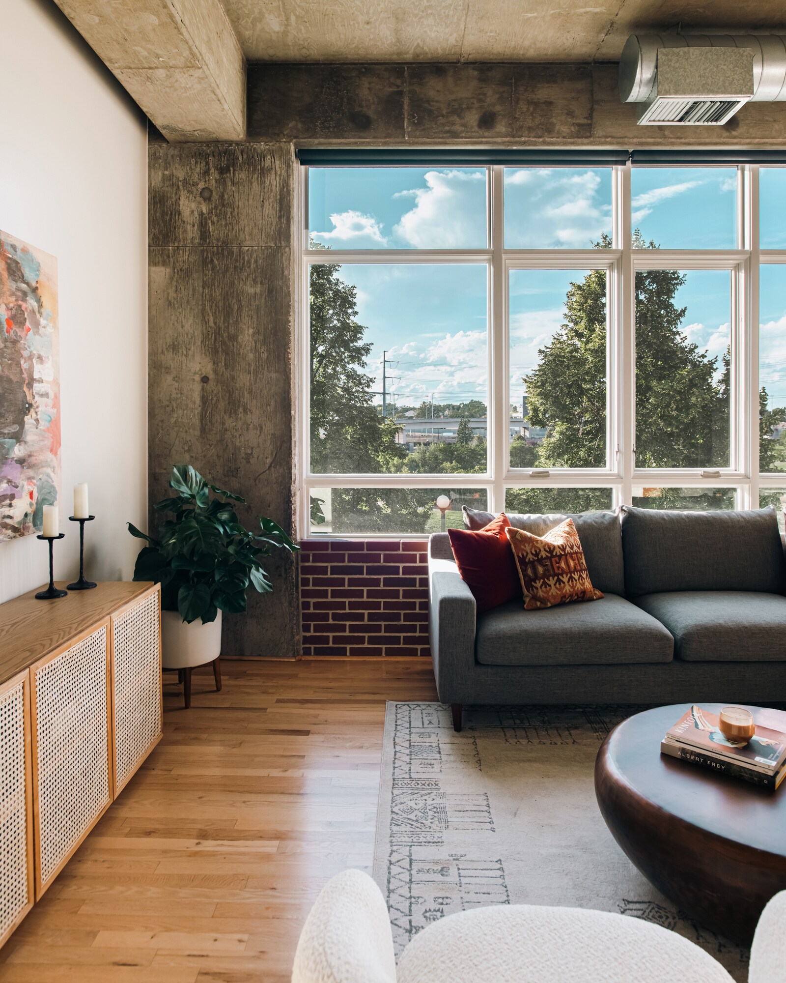 Building Photo - 2000 Little Raven St