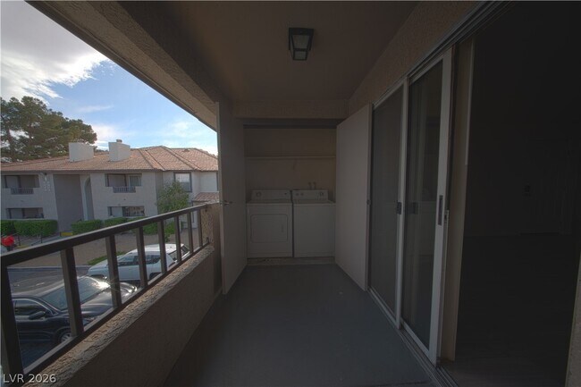 Building Photo - 2606 S Durango Dr
