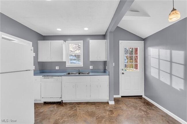 Building Photo - 117 Cleveland St