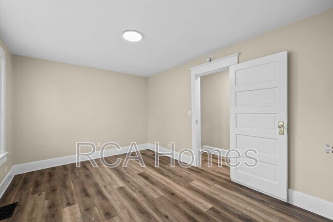 Building Photo - 3227 Guilford Ave