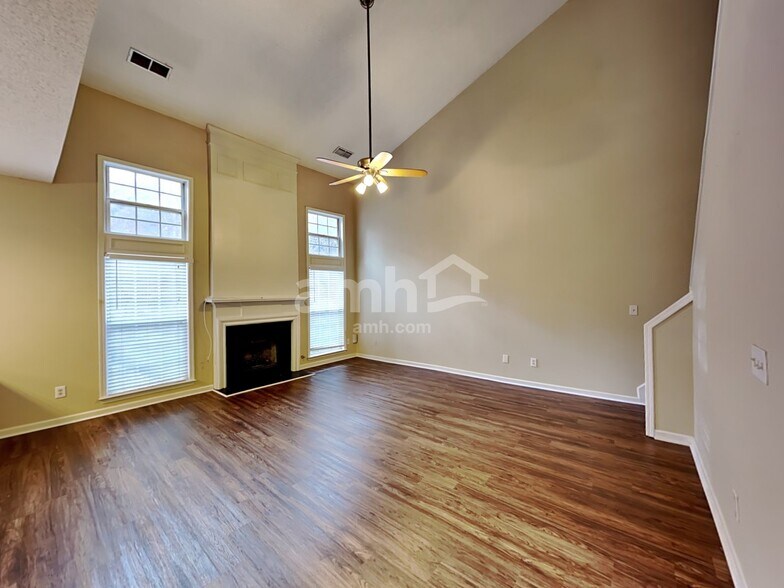 Building Photo - 3202 Davenport Park Ln