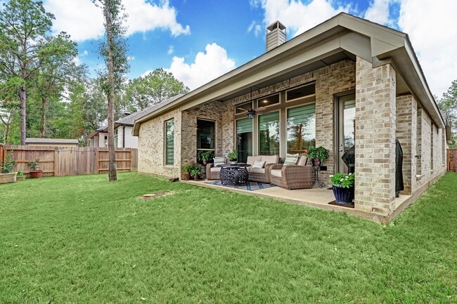 Building Photo - 21825 Enchanted Rock Dr N