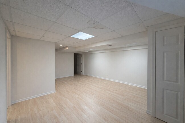 Building Photo - 2573 Waterbury Ln