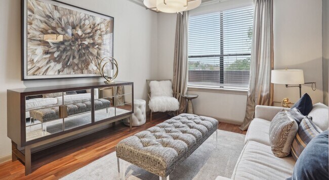 Building Photo - Big Layout Energy