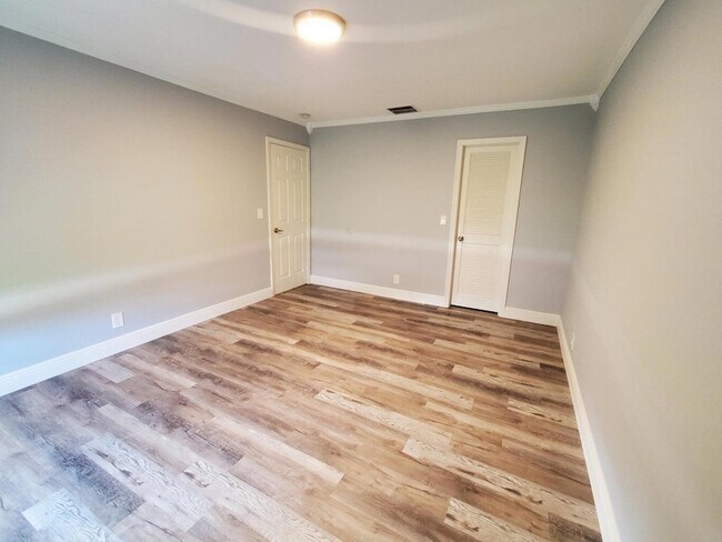 Building Photo - 4497 Sugar Pine Dr