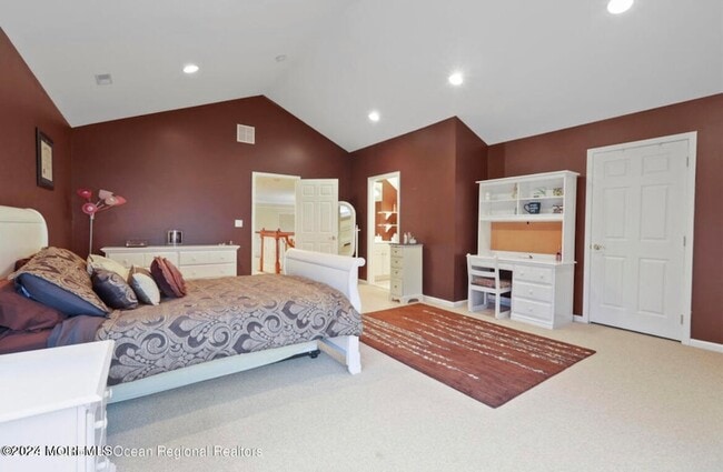 Building Photo - 29 Northwoods Rd