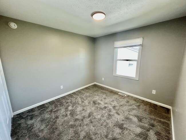 Building Photo - Modern 3BR Apartment in Richmond