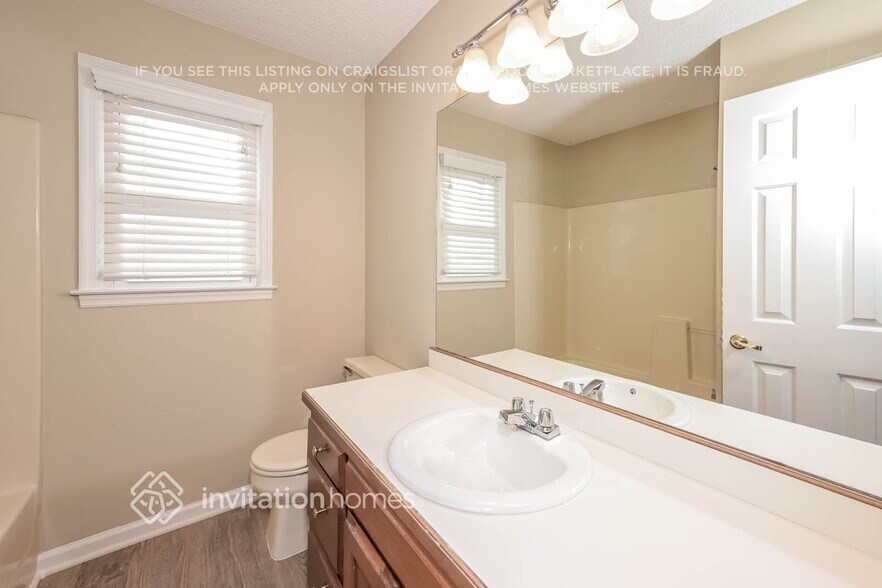 Building Photo - 5024 Logans Run