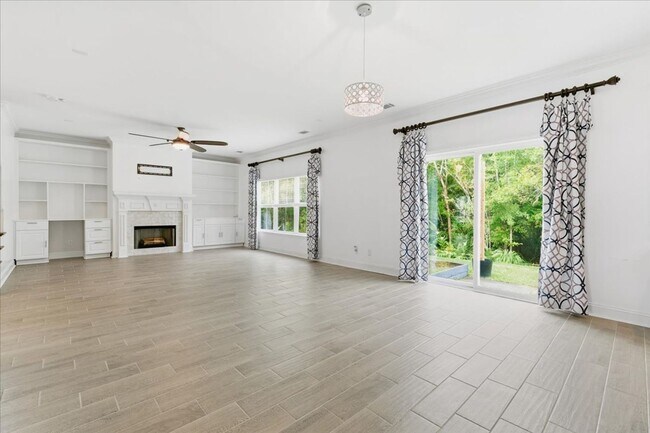 Building Photo - Welcome to Your Ideal Home: Where Luxury a...