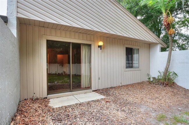 Building Photo - 3988 Oak Loop