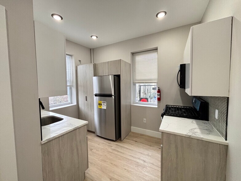 Building Photo - 5008 Palisade Ave